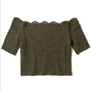 ❤️Hollister, Cropped Off the Shoulder!